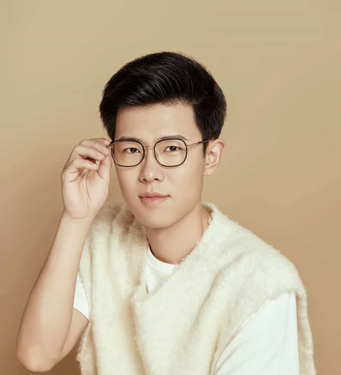 Portrait of Fei Teng
